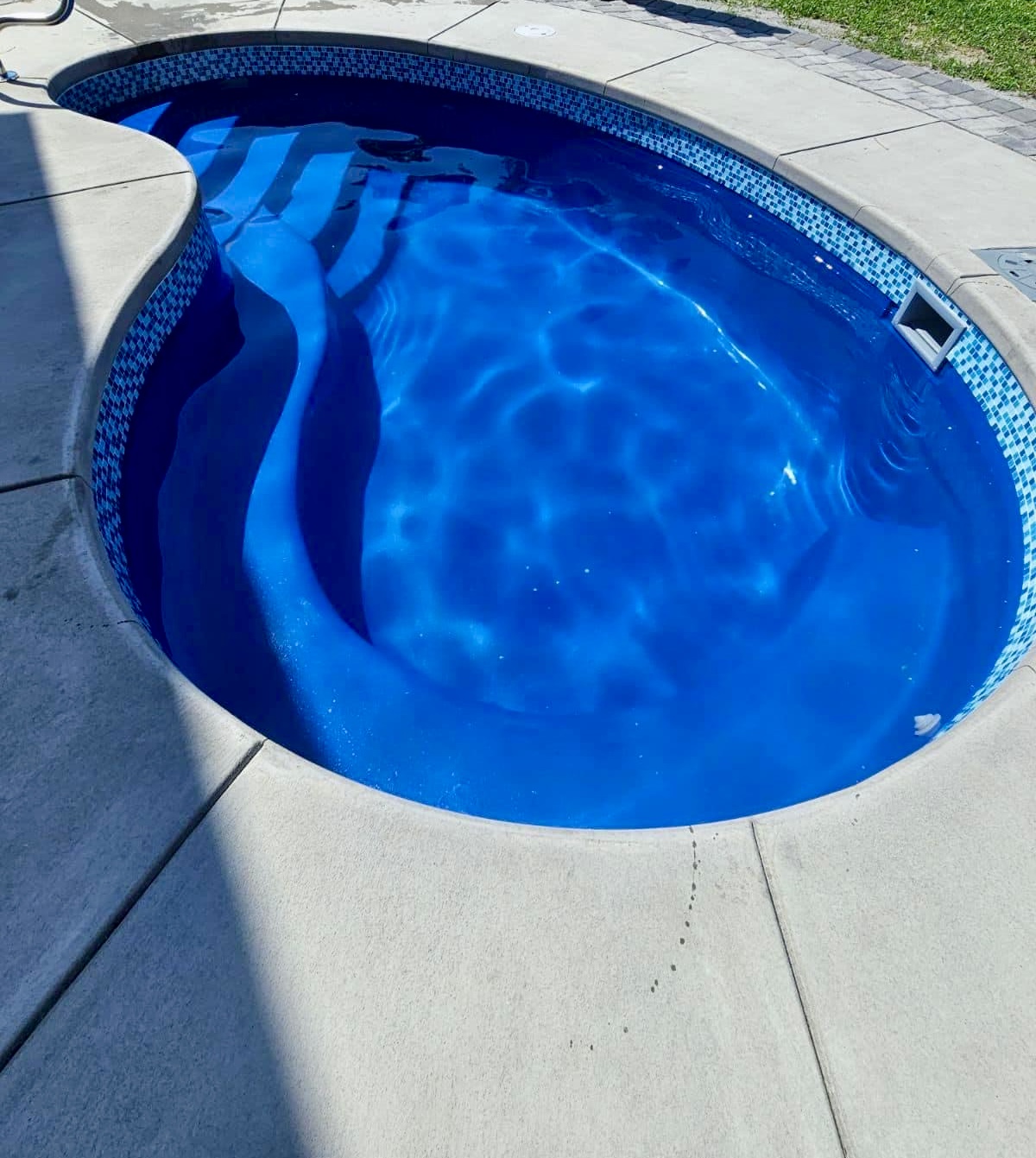 Kidney Fiberglass Pools