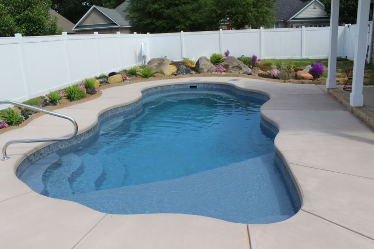 Billabong Splash in Evening Sky Shimmer