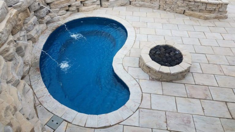 Crispin Plunge in Aquamarine Shimmer