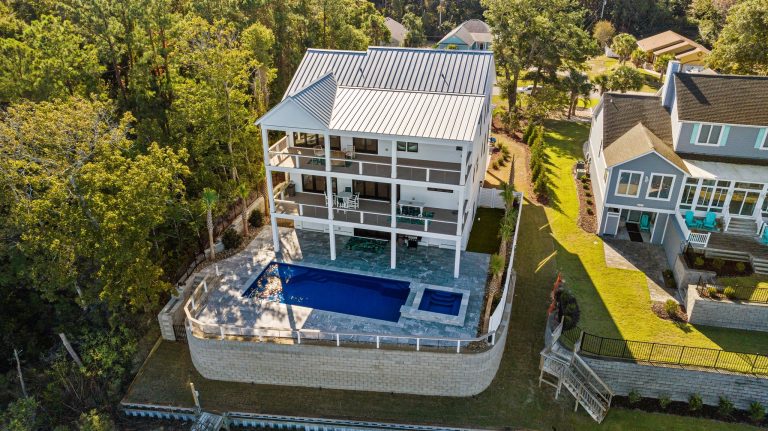 Whitsunday Lounger with Cube Spa in Ocean Shimmer