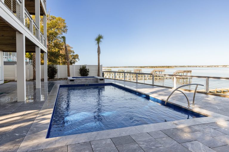 Whitsunday Lounger with Cube Spa in Ocean Shimmer